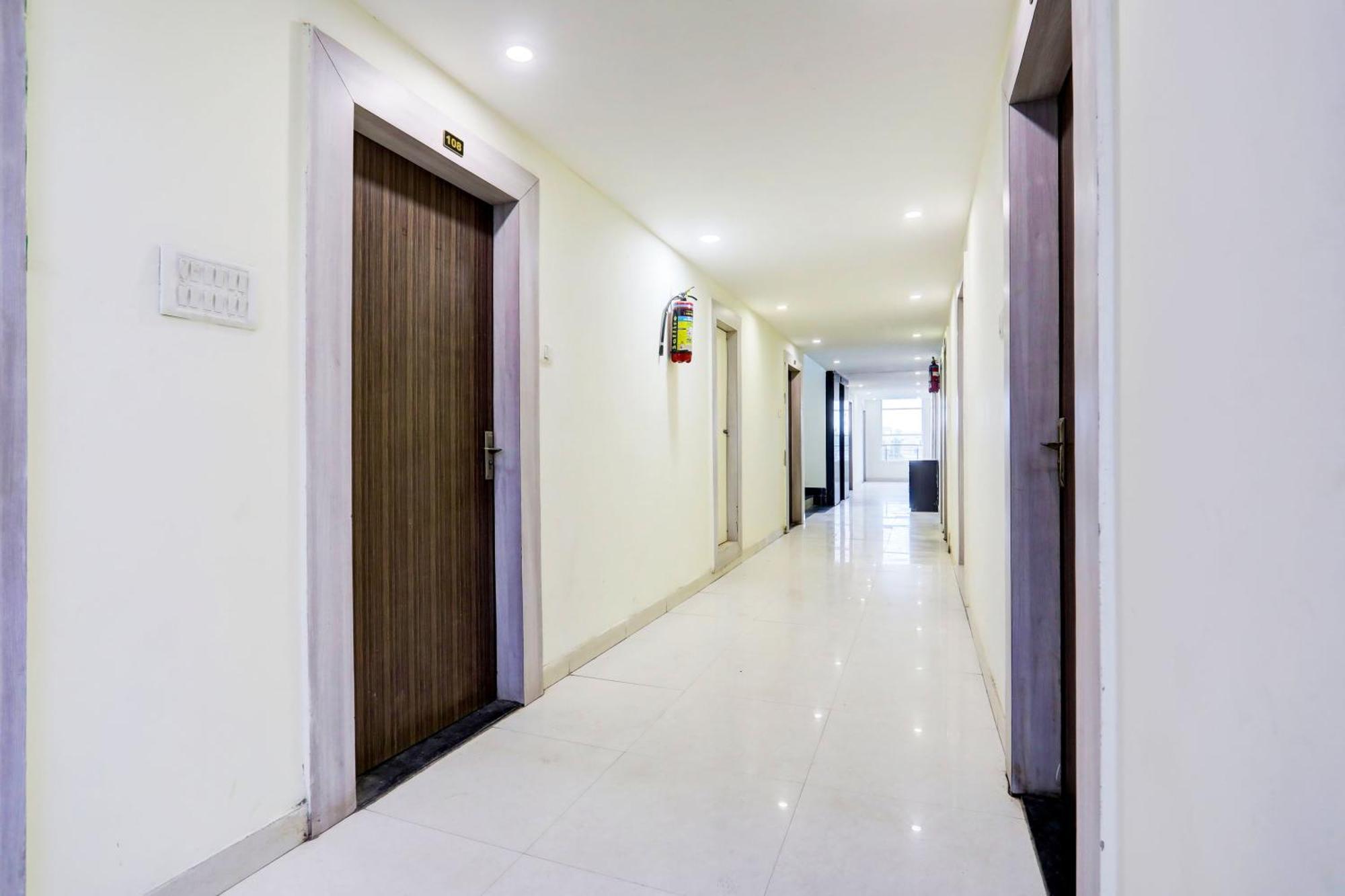 Super Townhouse Hoshangabad Road Near Aashima Mall Samarda Kaliāsot エクステリア 写真