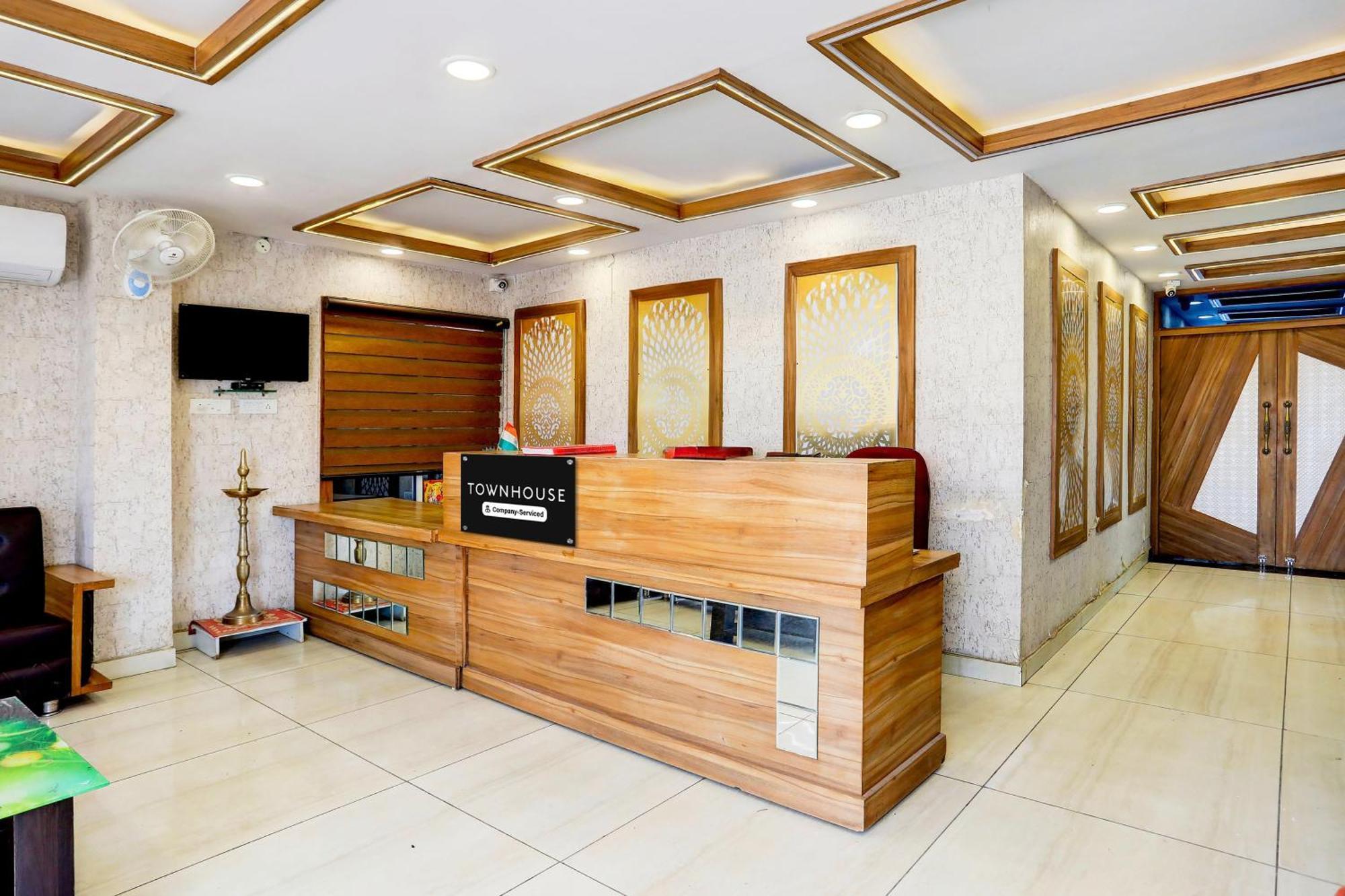 Super Townhouse Hoshangabad Road Near Aashima Mall Samarda Kaliāsot エクステリア 写真